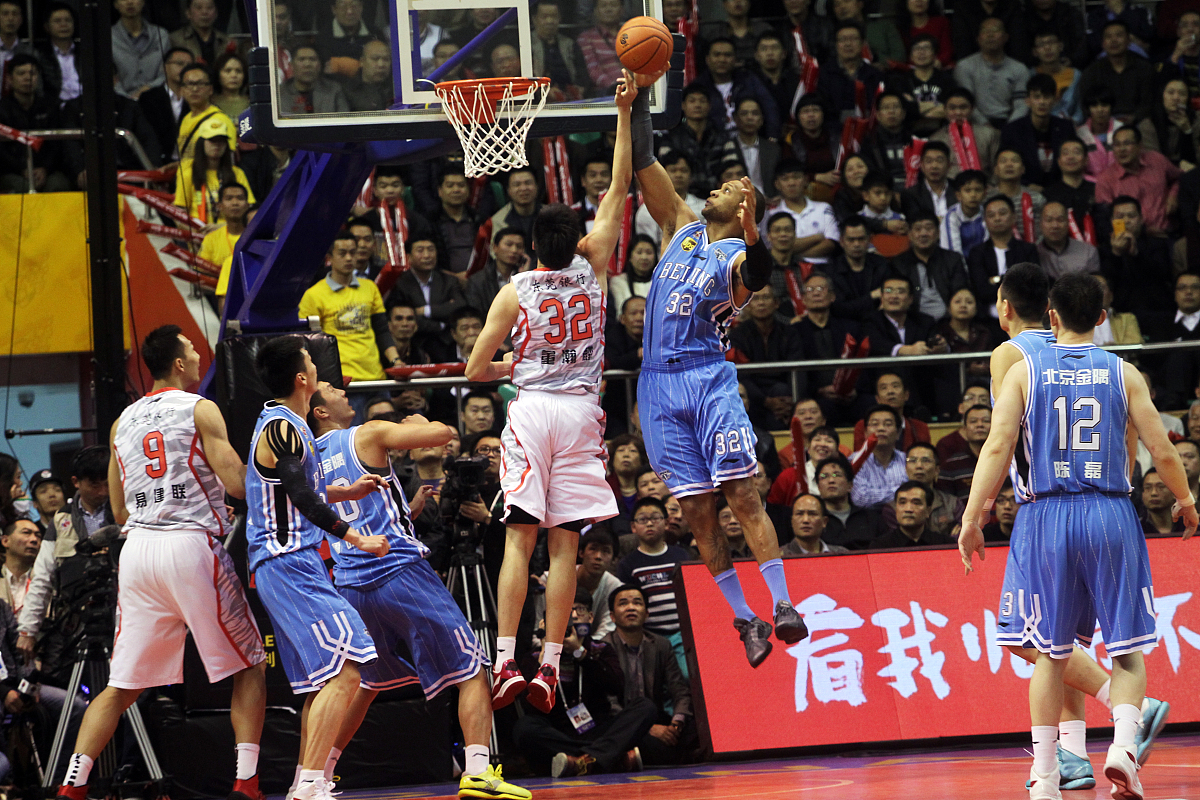 蒂姆回归赛场，大胜首场状态亮眼，热火观众沸腾！